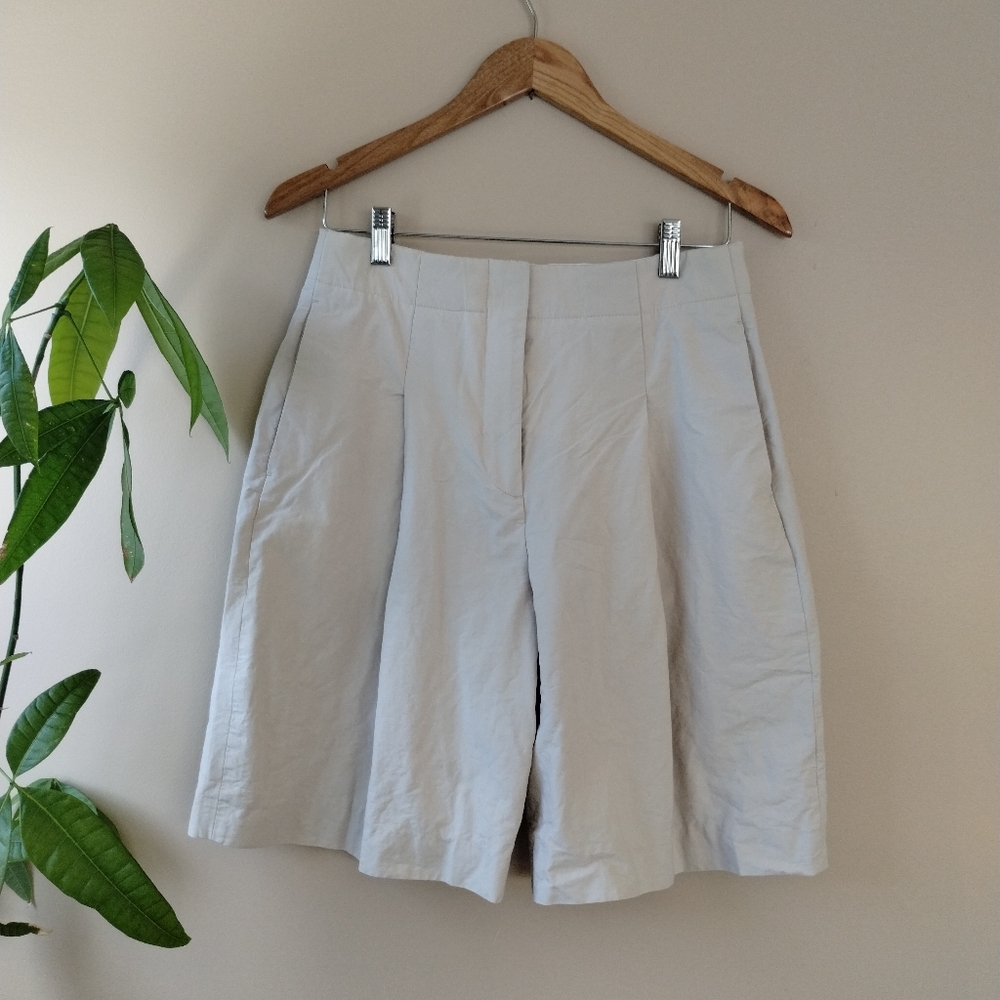 Zara Women's Cream Shorts Small